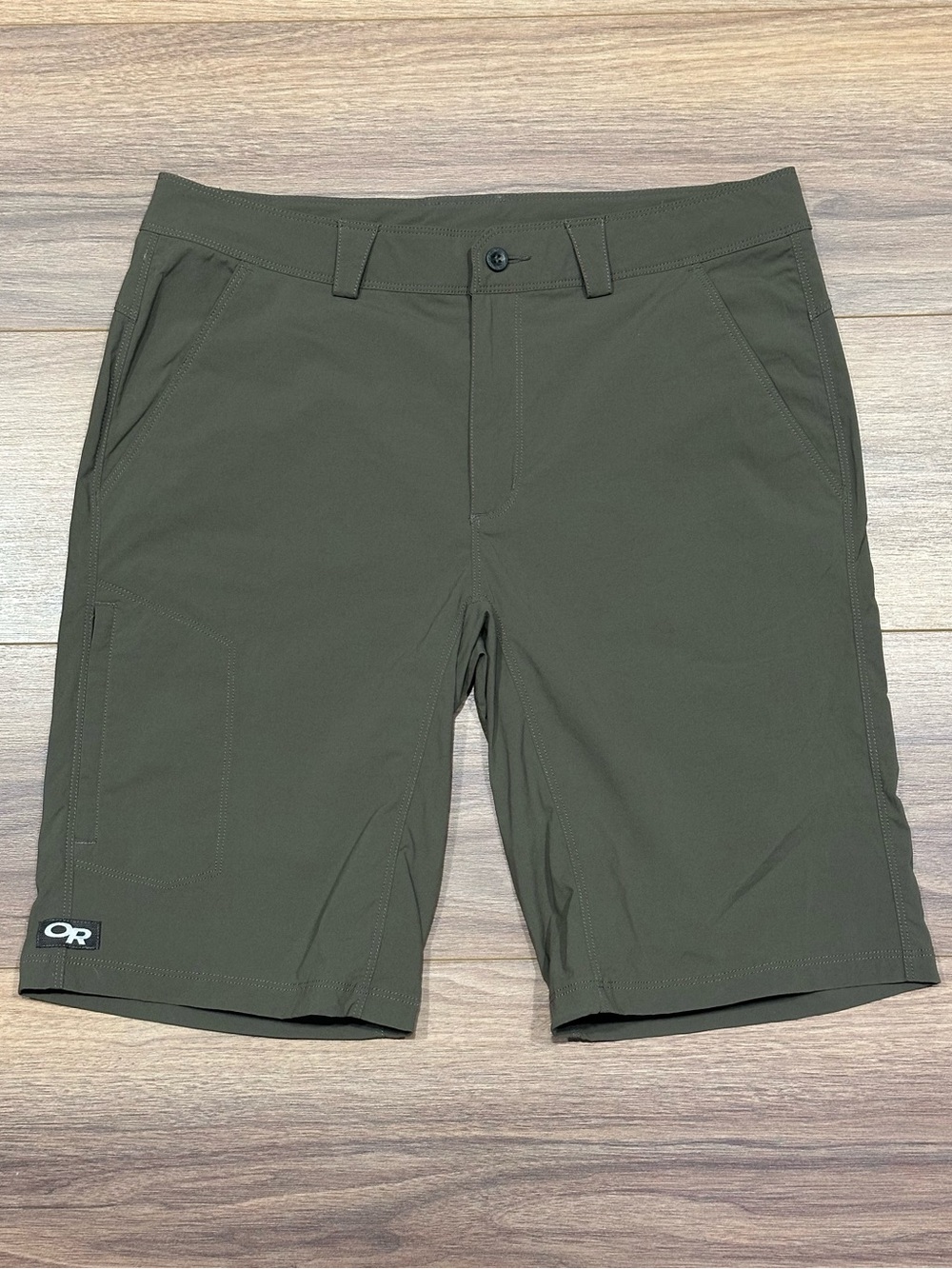 Outdoor Research Equinox Metro Shorts in Olive Green Size 32